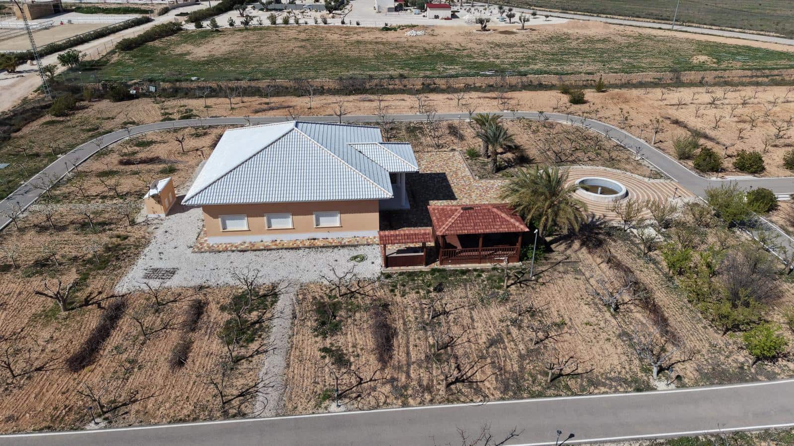 4 soveværelse Villa til salg i Pinoso - € 595.000 (Ref: 9798103)