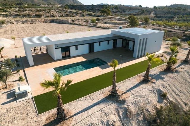 3 soveværelse Villa til salg i Pinoso med swimmingpool - € 465.000 (Ref: 9821553)