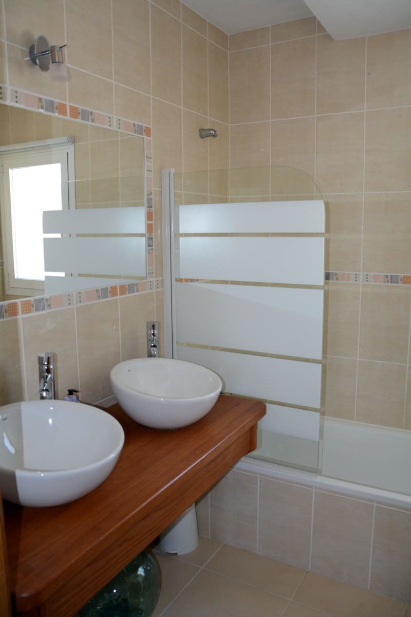 5 bedroom Villa for sale in Petrel / Petrer with pool garage - € 649,500 (Ref: 9841797)
