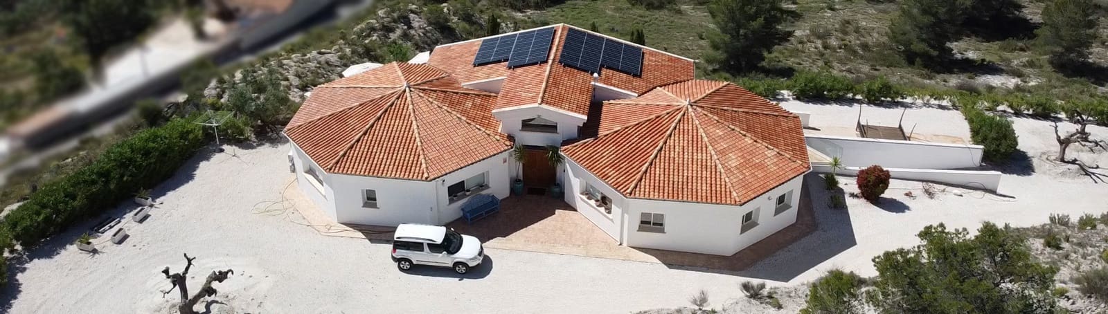 5 bedroom Villa for sale in Petrel / Petrer with pool garage - € 649,500 (Ref: 9841797)