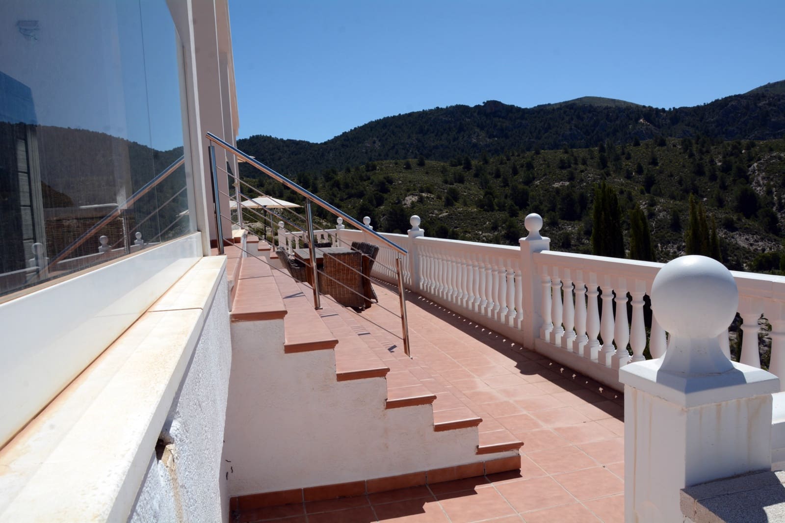 5 bedroom Villa for sale in Petrel / Petrer with pool garage - € 649,500 (Ref: 9841797)