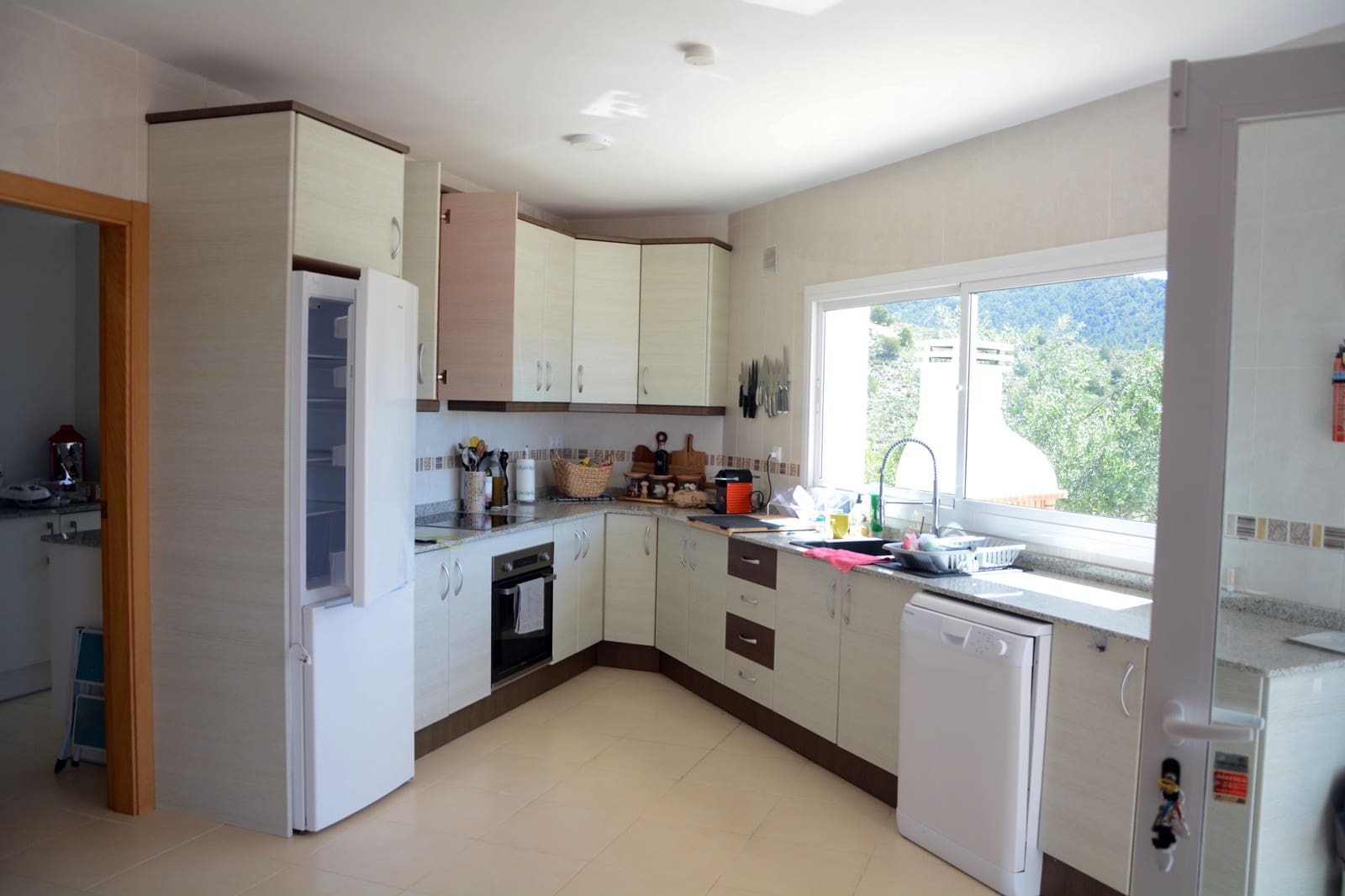 5 bedroom Villa for sale in Petrel / Petrer with pool garage - € 649,500 (Ref: 9841797)