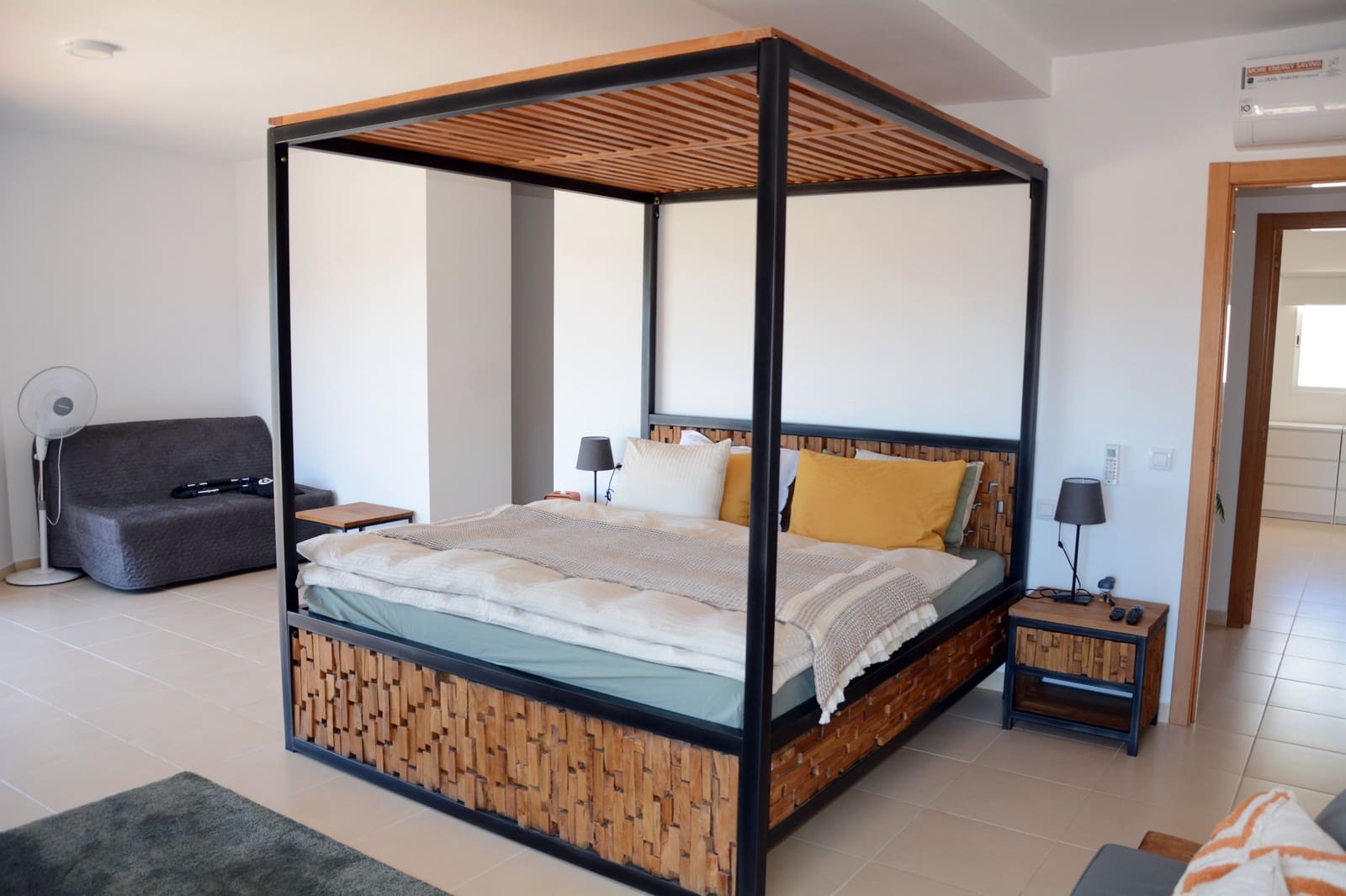 5 bedroom Villa for sale in Petrel / Petrer with pool garage - € 649,500 (Ref: 9841797)