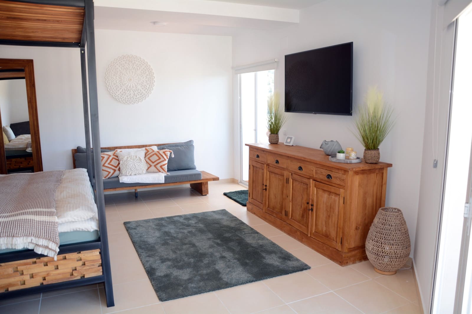 5 bedroom Villa for sale in Petrel / Petrer with pool garage - € 649,500 (Ref: 9841797)