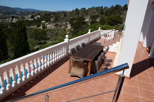 5 quarto Moradia para venda em Petrel / Petrer com piscina garagem - 625 000 € (Ref: 9841797)