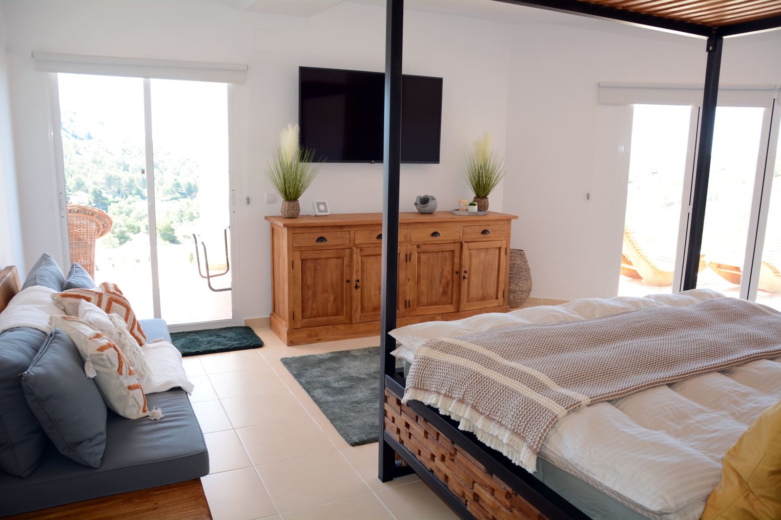 5 bedroom Villa for sale in Petrel / Petrer with pool garage - € 649,500 (Ref: 9841797)