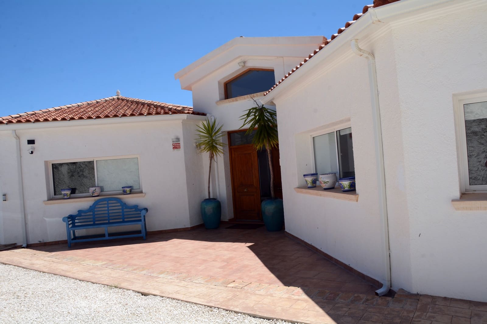 5 bedroom Villa for sale in Petrel / Petrer with pool garage - € 649,500 (Ref: 9841797)