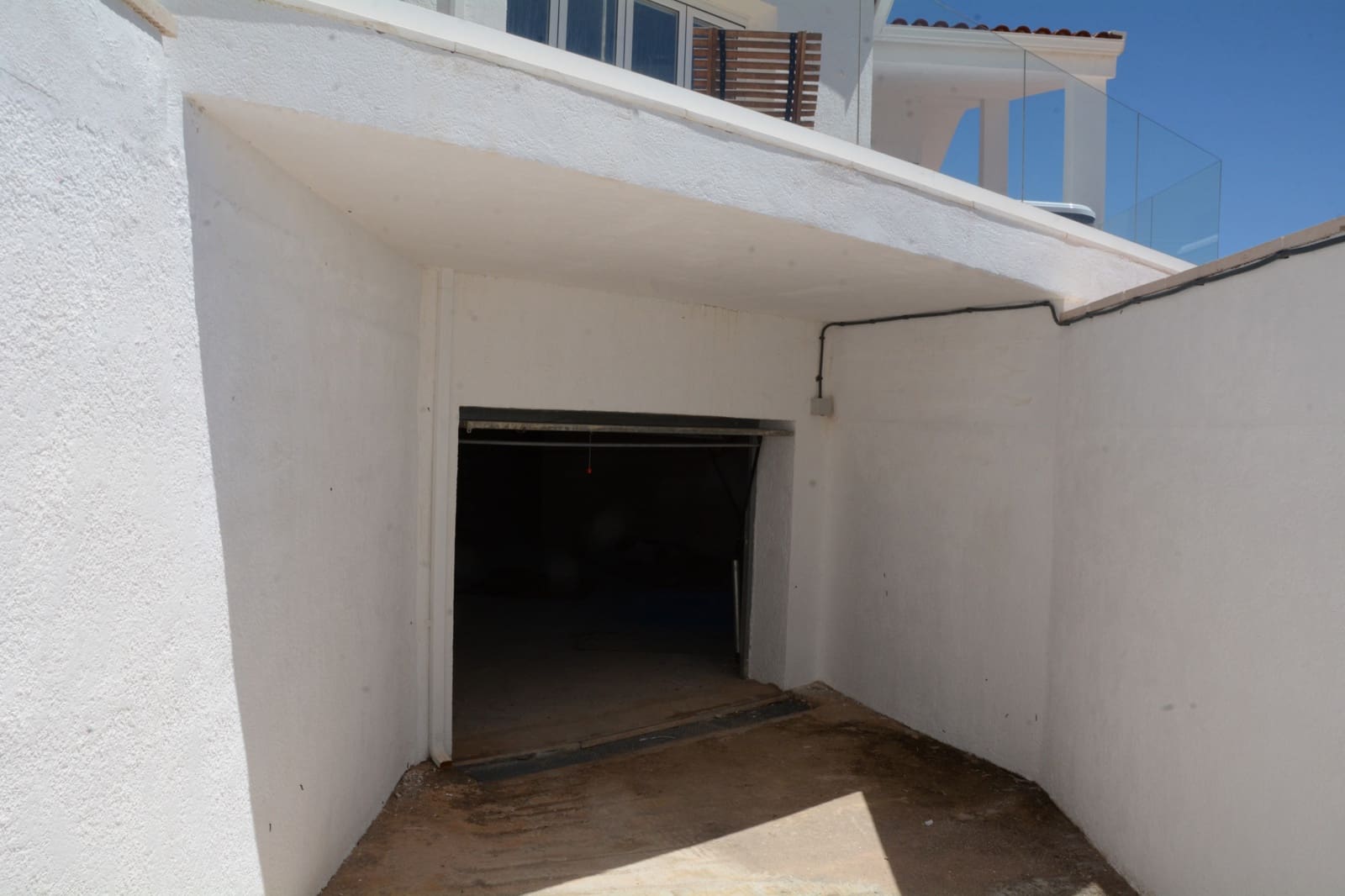 5 bedroom Villa for sale in Petrel / Petrer with pool garage - € 649,500 (Ref: 9841797)