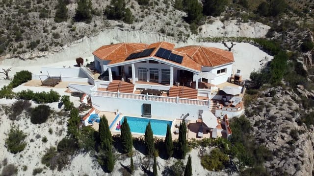 5 quarto Moradia para venda em Petrel / Petrer com piscina garagem - 625 000 € (Ref: 9841797)