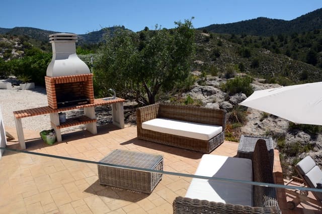 5 quarto Moradia para venda em Petrel / Petrer com piscina garagem - 625 000 € (Ref: 9841797)