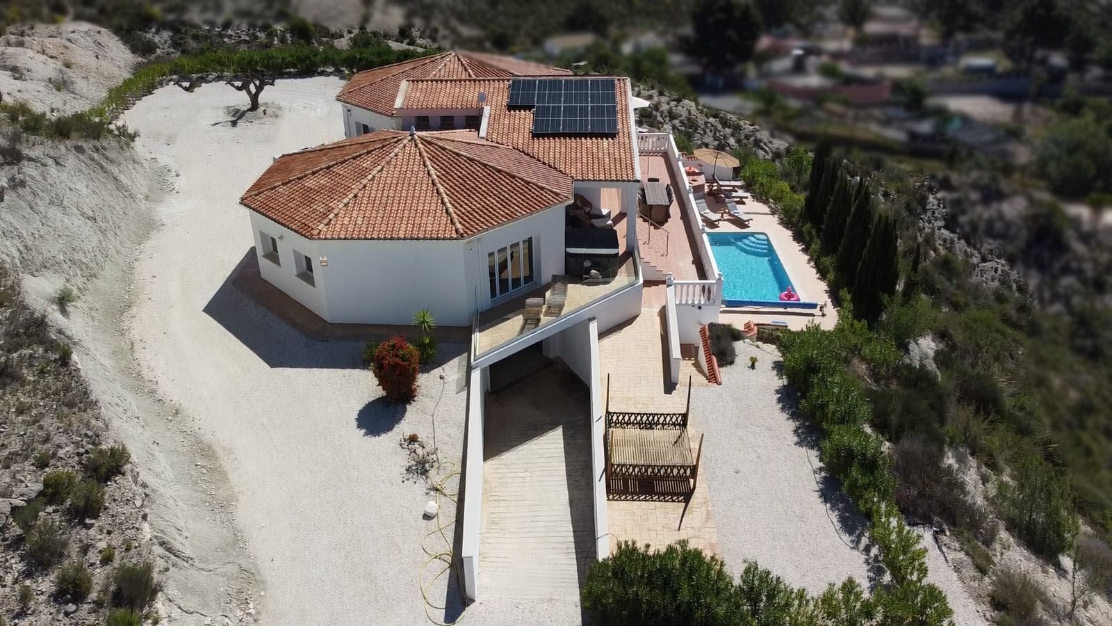 5 bedroom Villa for sale in Petrel / Petrer with pool garage - € 649,500 (Ref: 9841797)