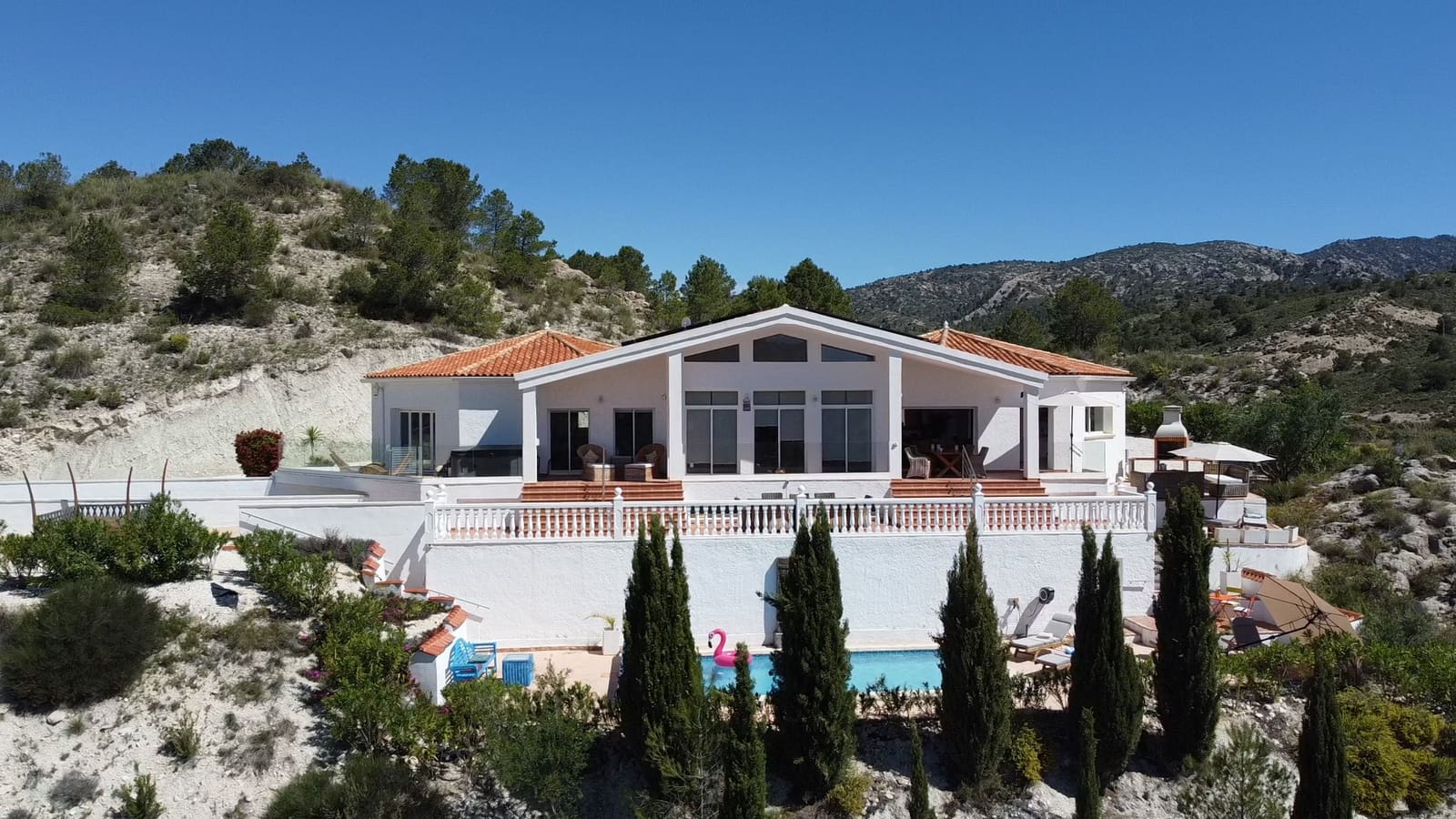 5 bedroom Villa for sale in Petrel / Petrer with pool garage - € 649,500 (Ref: 9841797)
