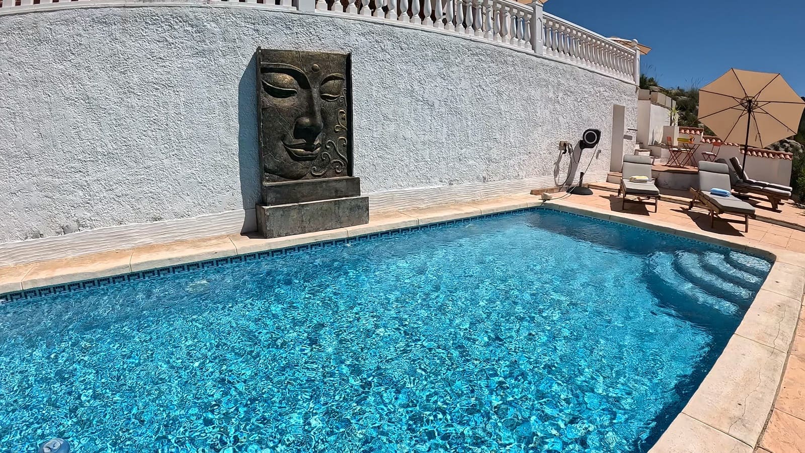 5 bedroom Villa for sale in Petrel / Petrer with pool garage - € 649,500 (Ref: 9841797)