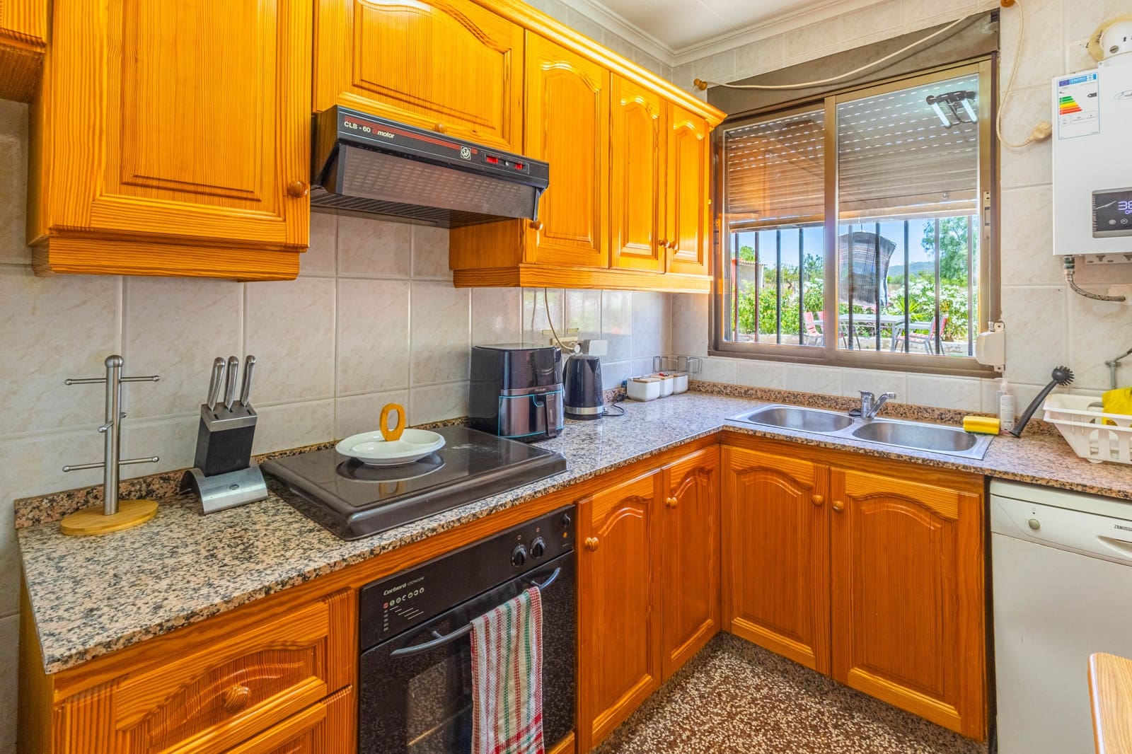 5 chambre Villa/Maison à vendre à Pinoso avec piscine garage - 274 999 € (Ref: 9950522)