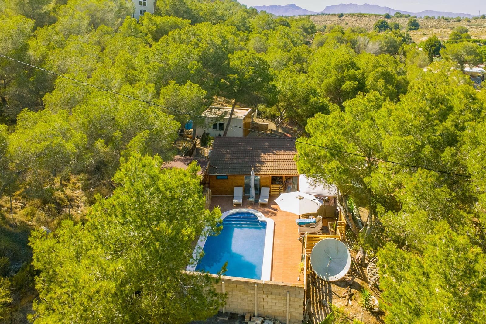 3 soveværelse Træhus til salg i San Miguel de Salinas med swimmingpool garage - € 329.999 (Ref: 9953202)