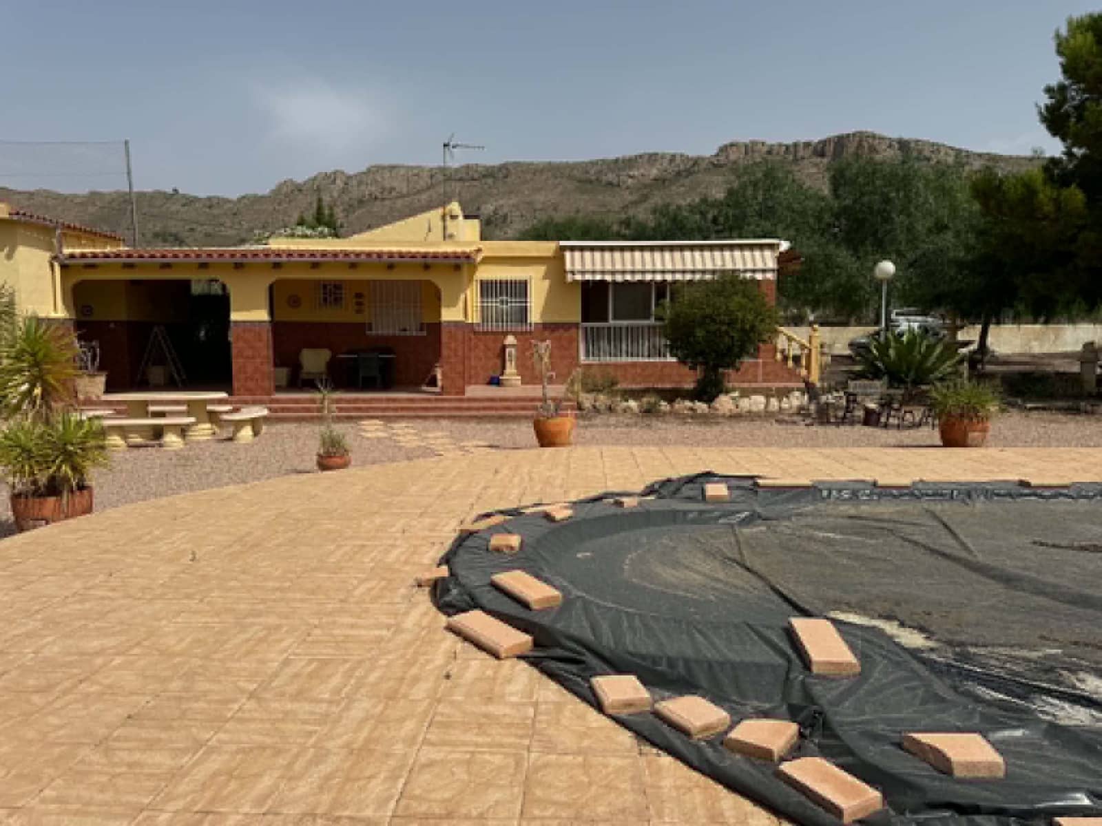 4 bedroom Finca/Country House for sale in La Romana with pool garage - € 274,950 (Ref: 9968407)