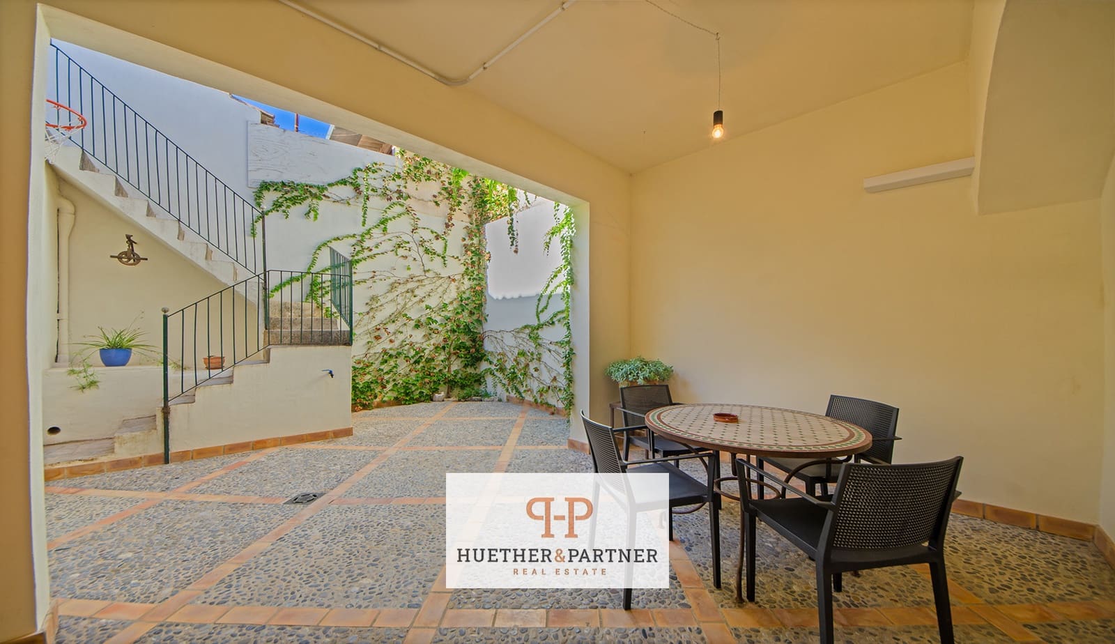 4 bedroom Terraced Villa for sale in Manacor with garage - € 669,000 (Ref: 10121191)