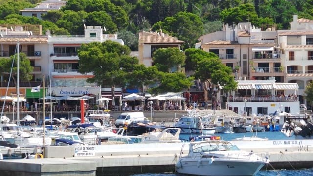 3 bedroom Flat for rent in Cala Ratjada, Capdepera - € 1,900 (Ref: 10148389)