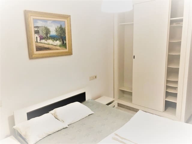 3 bedroom Flat for rent in Cala Ratjada, Capdepera - € 1,900 (Ref: 10148389)
