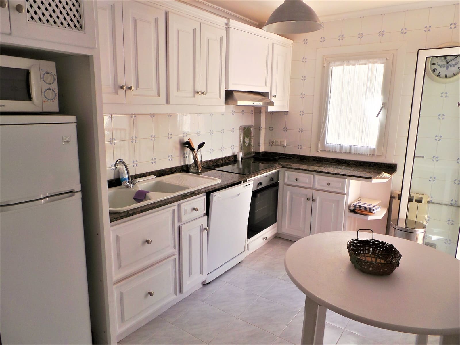 3 bedroom Flat for rent in Cala Ratjada - € 1,900 (Ref: 10148389)