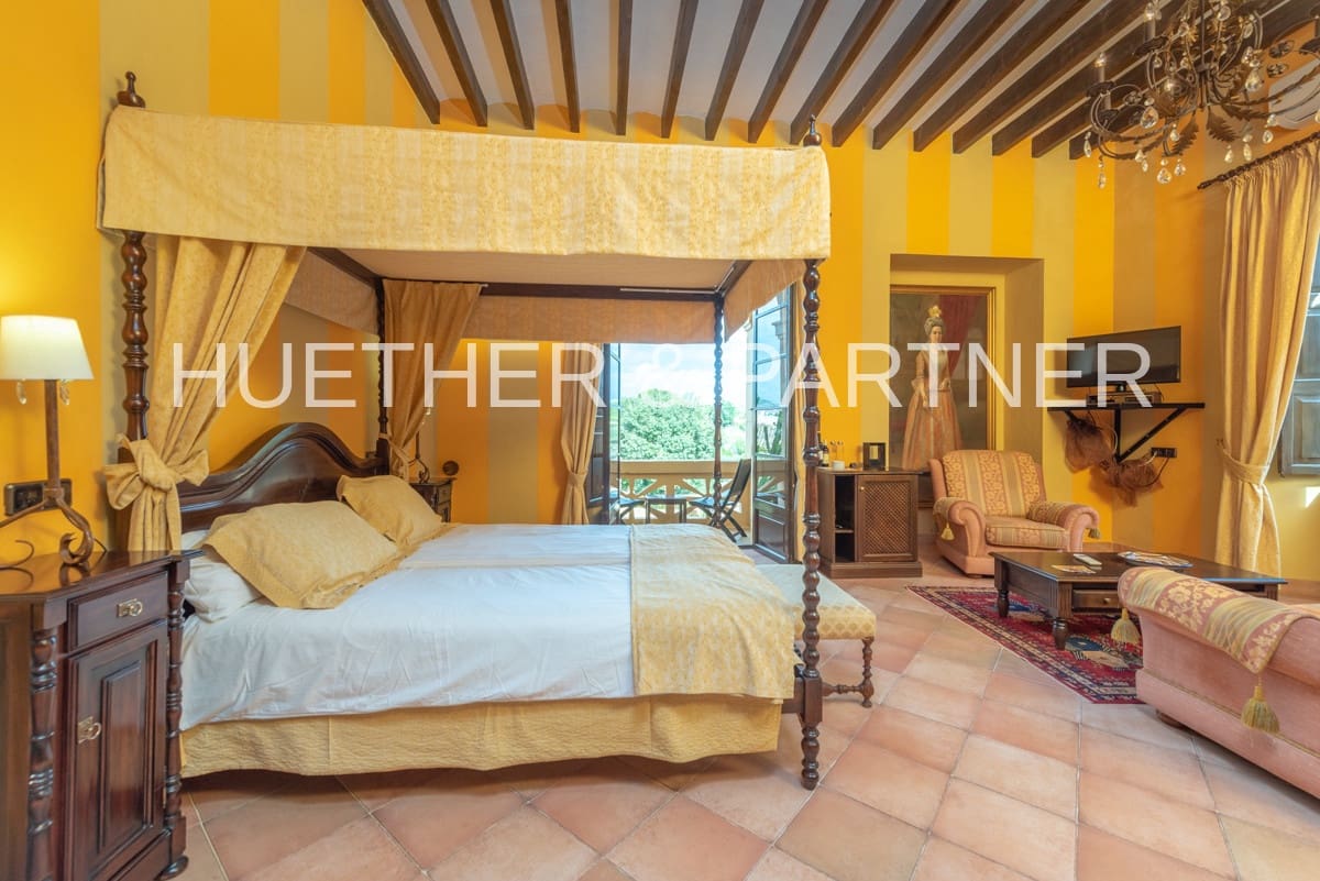 8 soverom Hus til salgs i Arta - € 3 400 000 (Ref: 5810965)