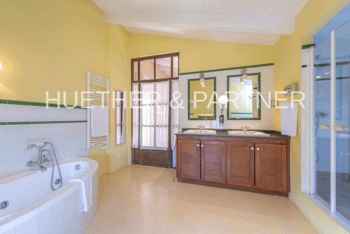 8 soverom Hus til salgs i Arta - € 3 400 000 (Ref: 5810965)