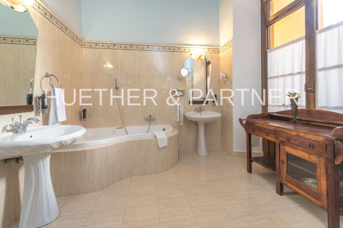 8 soverom Hus til salgs i Arta - € 3 400 000 (Ref: 5810965)