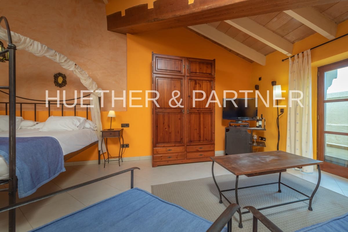 8 soverom Hus til salgs i Arta - € 3 400 000 (Ref: 5810965)