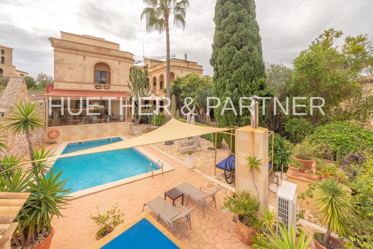 8 soverom Hus til salgs i Arta - € 3 400 000 (Ref: 5810965)