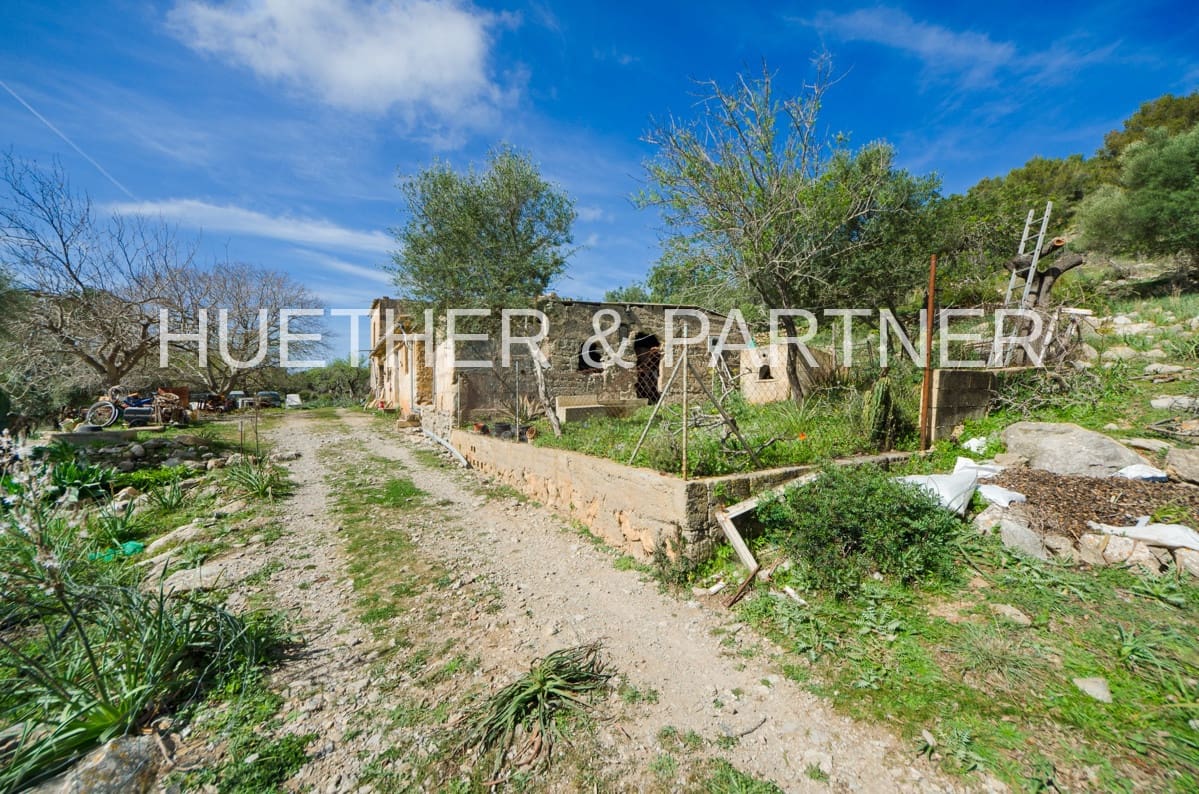 Ubebygd land til salgs i Arta - € 1 990 000 (Ref: 7469112)