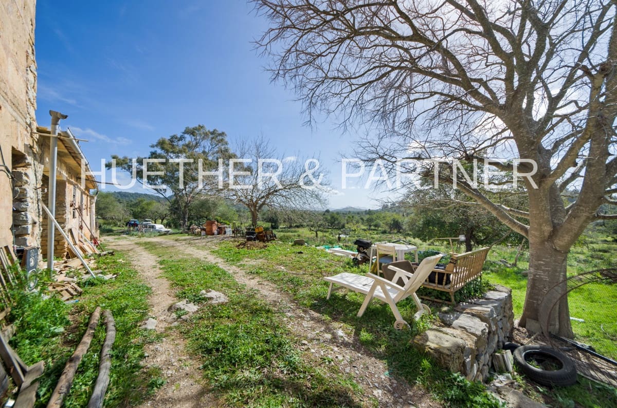 Ubebygd land til salgs i Arta - € 1 990 000 (Ref: 7469112)