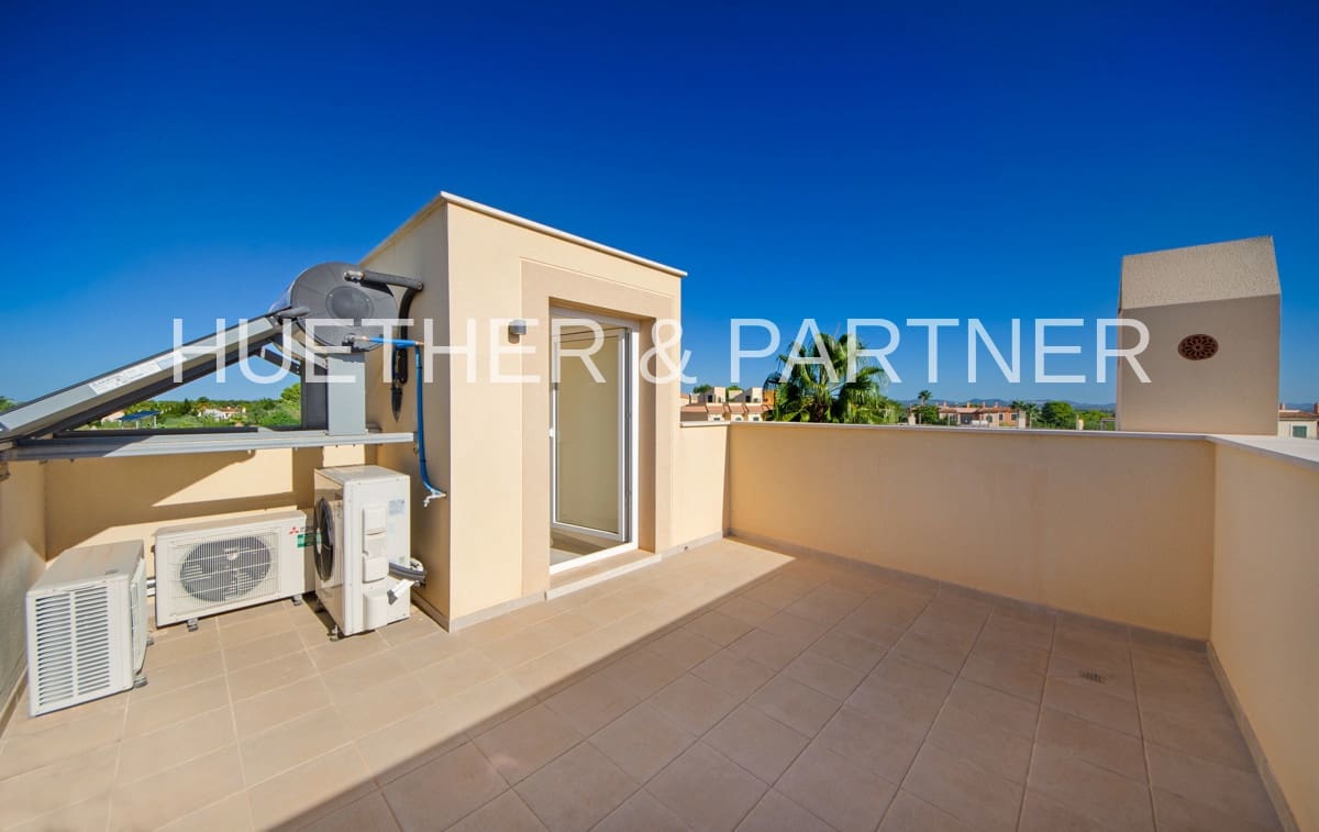 2 bedroom Townhouse for sale in Sa Rapita / La Rapita - € 695,000 (Ref: 7945631)