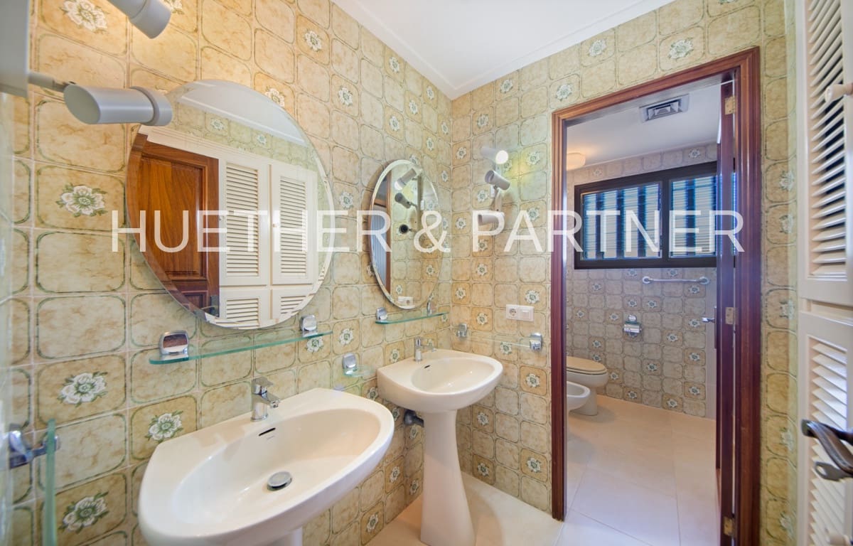 5 bedroom Townhouse for sale in Portocristo / Port de Manacor - € 1,350,000 (Ref: 8141359)