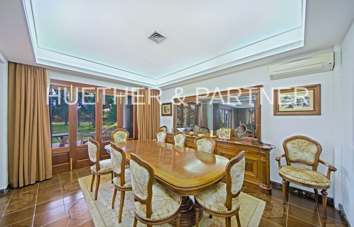 5 bedroom Townhouse for sale in Portocristo / Port de Manacor - € 1,350,000 (Ref: 8141359)