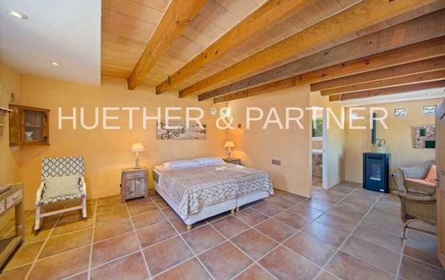 6 soveværelse Finca/Landehus til salg i L'Horta / S'Horta, Felanitx - € 1.800.000 (Ref: 8438107)