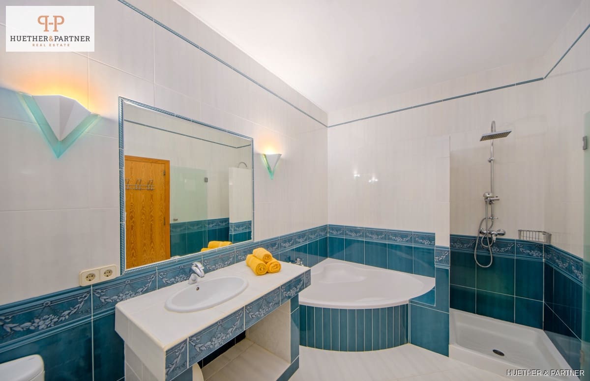 6 bedroom Finca/Country House for sale in Sant Llorenc des Cardassar - € 2,160,000 (Ref: 8495886)