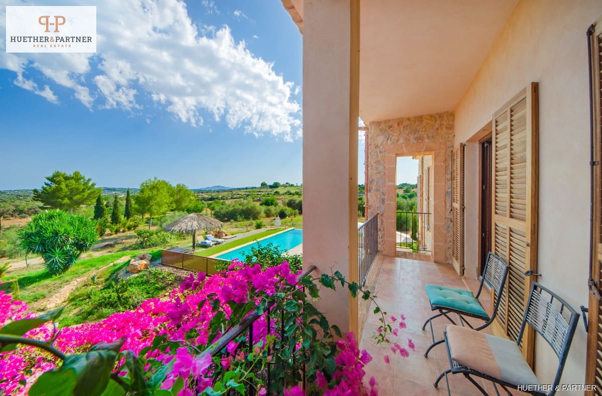 6 bedroom Finca/Country House for sale in Sant Llorenc des Cardassar - € 2,160,000 (Ref: 8495886)