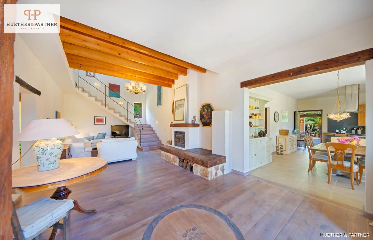 6 bedroom Finca/Country House for sale in Sant Llorenc des Cardassar - € 2,160,000 (Ref: 8495886)