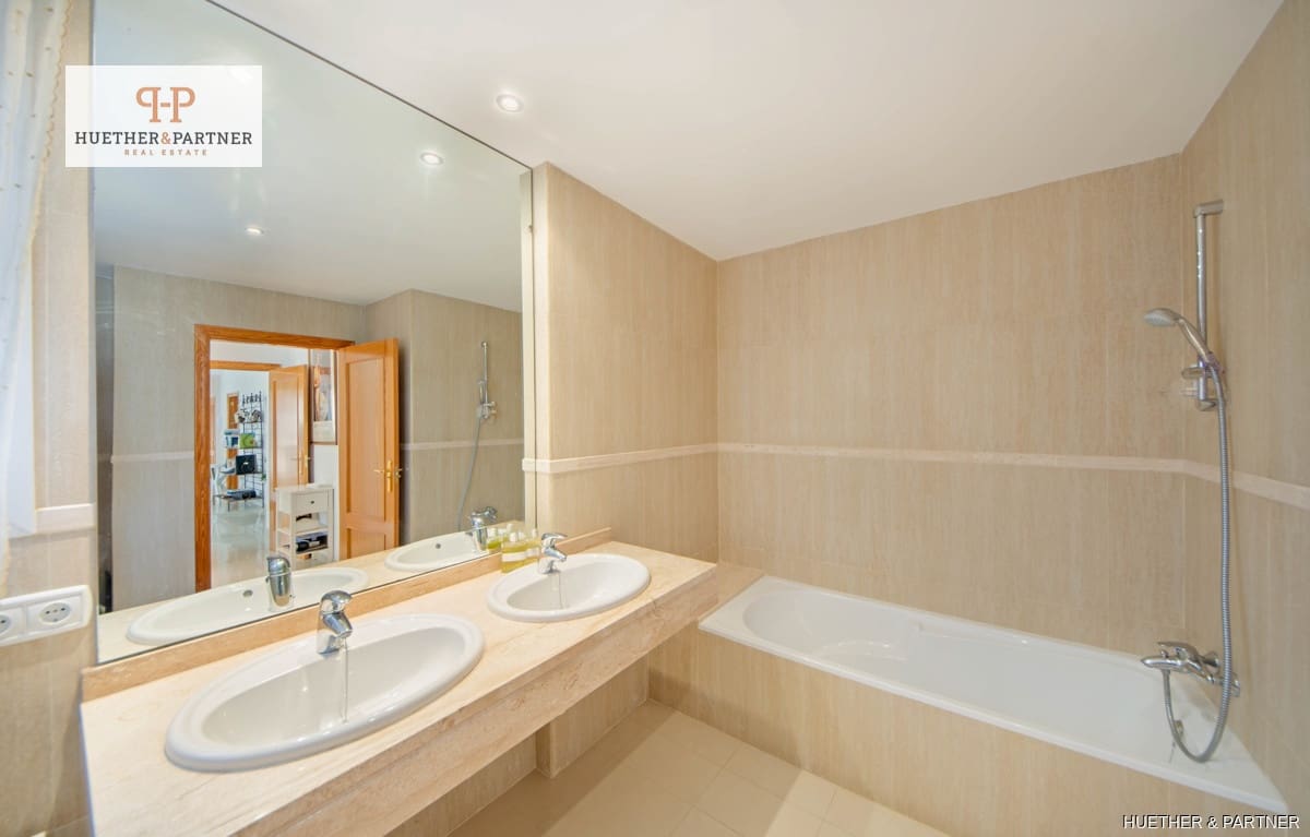 3 bedroom Flat for sale in Santa Ponsa - € 820,000 (Ref: 8807540)