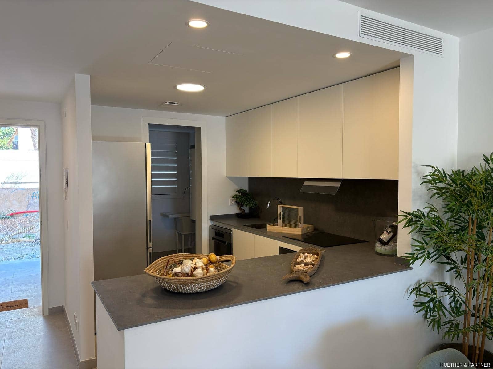 2 slaapkamer Flat te koop in Cala Ratjada - € 405.000 (Ref: 9057094)