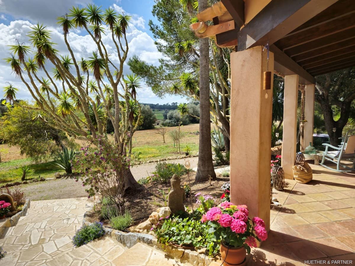 2 bedroom Finca/Country House for sale in Porreres with pool garage - € 1,300,000 (Ref: 9136273)