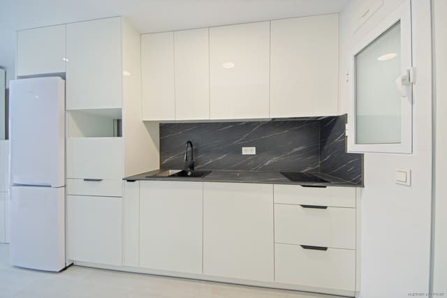 1 soveværelse Lejlighed til salg i Calas de Mallorca, Manacor - € 160.000 (Ref: 9156253)