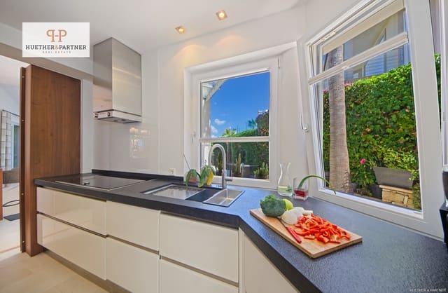 4 soveværelse Byhus til salg i Santa Ponsa, Calvià - € 3.950.000 (Ref: 9240763)