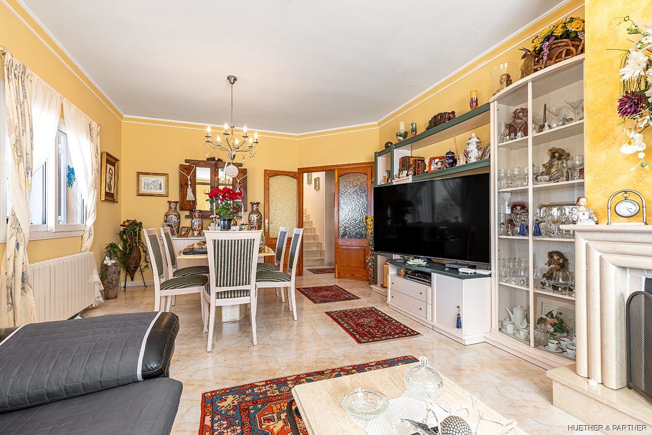 3 bedroom Villa for sale in Llucmajor - € 1,390,000 (Ref: 9263404)