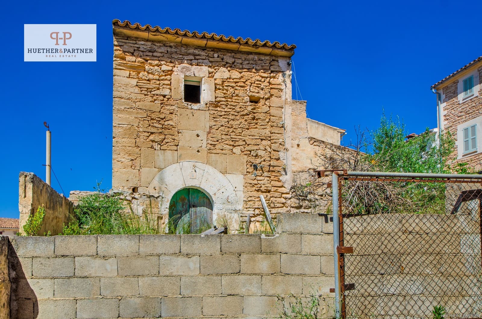 4 bedroom Townhouse for sale in Capdepera - € 250,000 (Ref: 9307130)