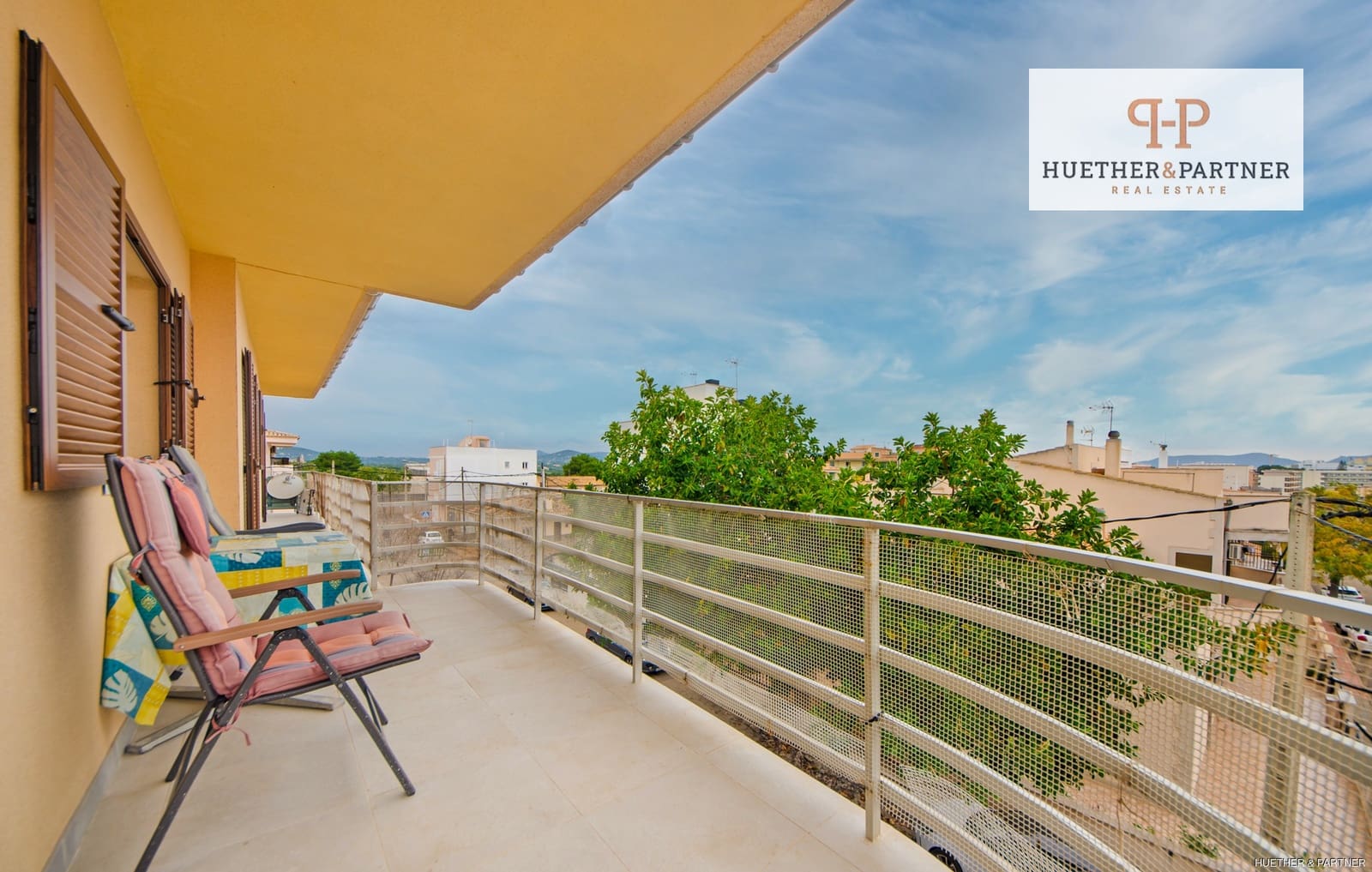 3 bedroom Flat for sale in S'Illot - € 399,000 (Ref: 9412692)