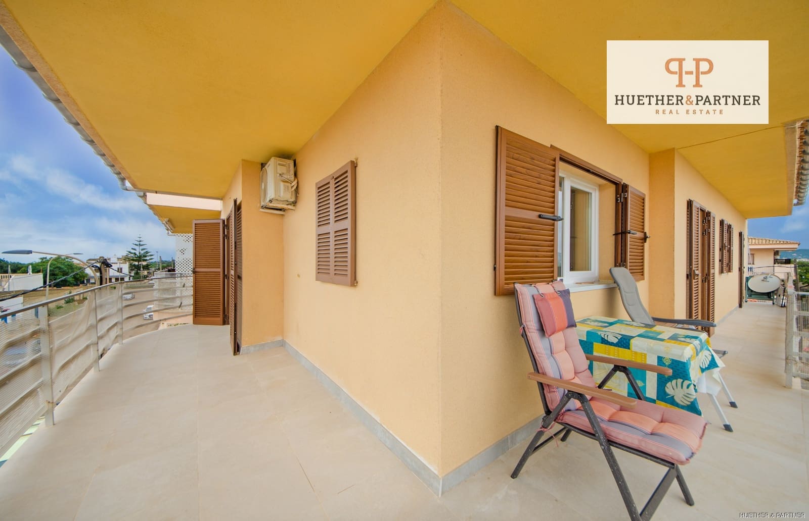 3 bedroom Flat for sale in S'Illot - € 399,000 (Ref: 9412692)