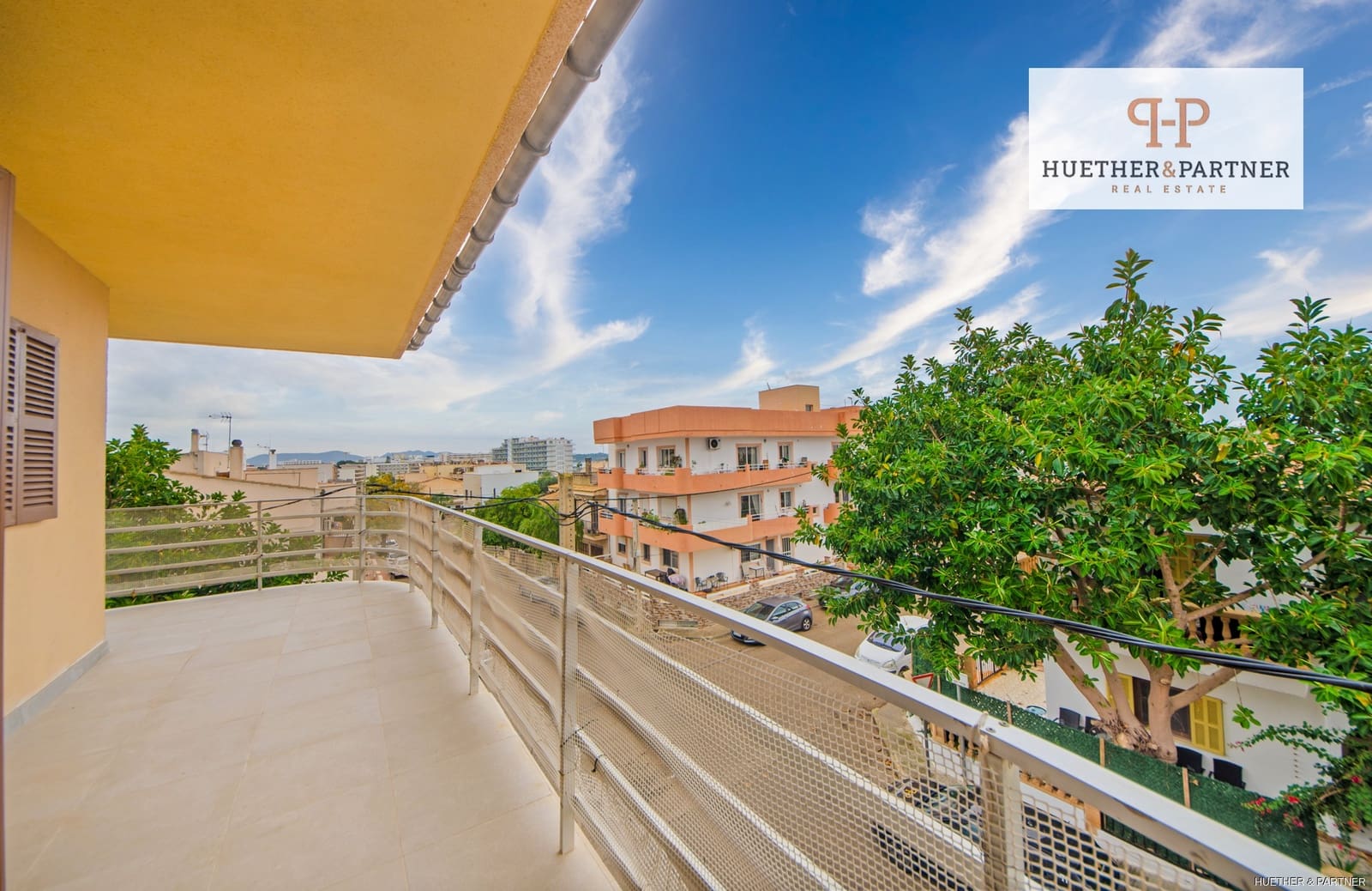 3 bedroom Flat for sale in S'Illot - € 399,000 (Ref: 9412692)