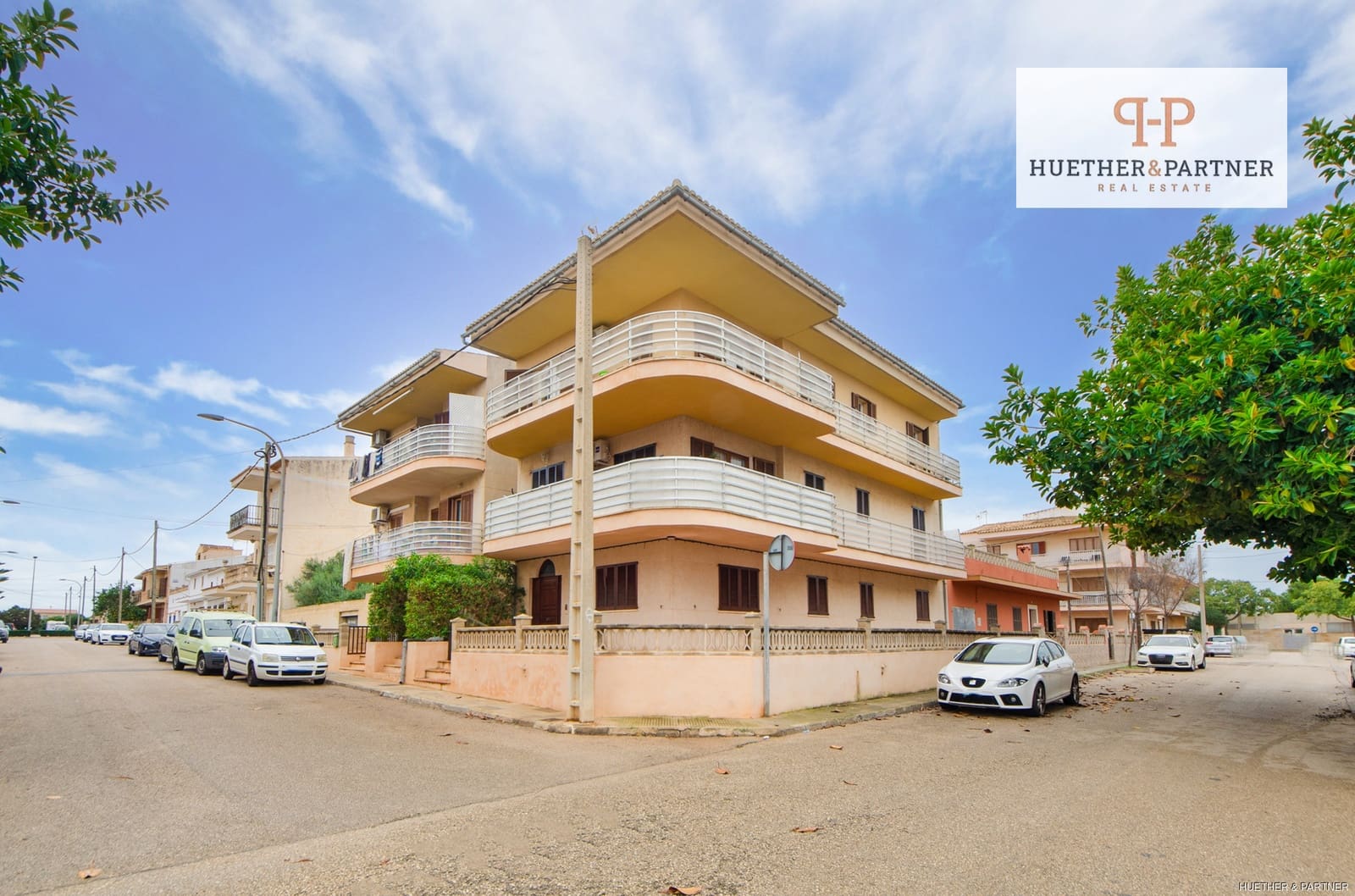 3 bedroom Flat for sale in S'Illot - € 399,000 (Ref: 9412692)