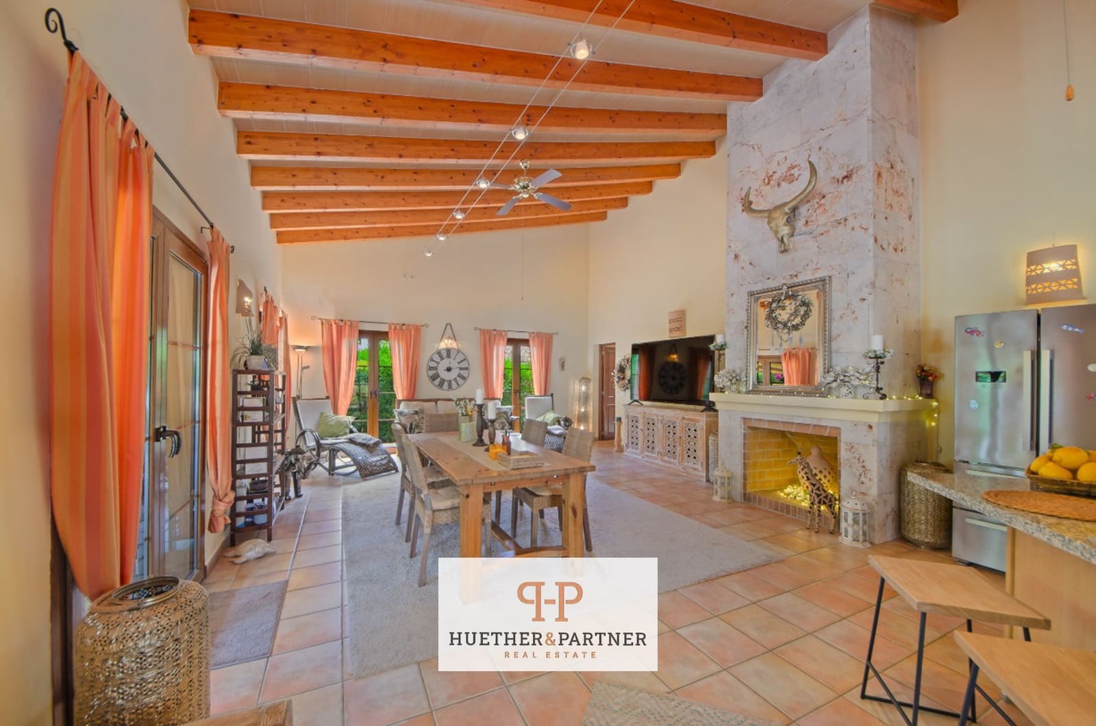 2 bedroom Villa for sale in Cala Murada - € 1,285,000 (Ref: 9467902)